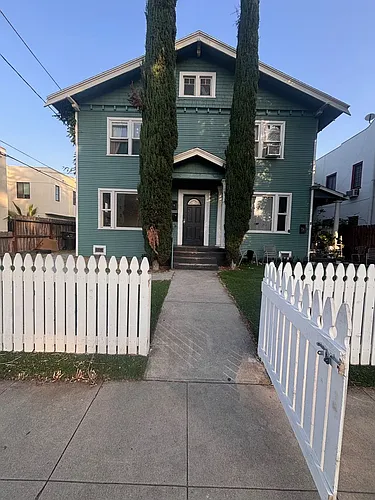 3635 Chestnut St Photo 1