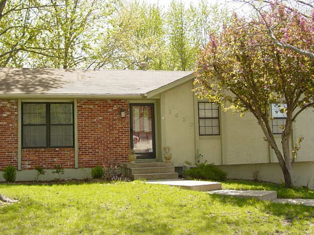 1st image of 1620 SE 1st Street Ter