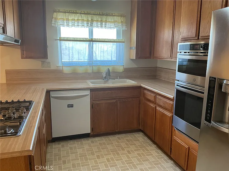 6585 Shannon Rd — Photo 12