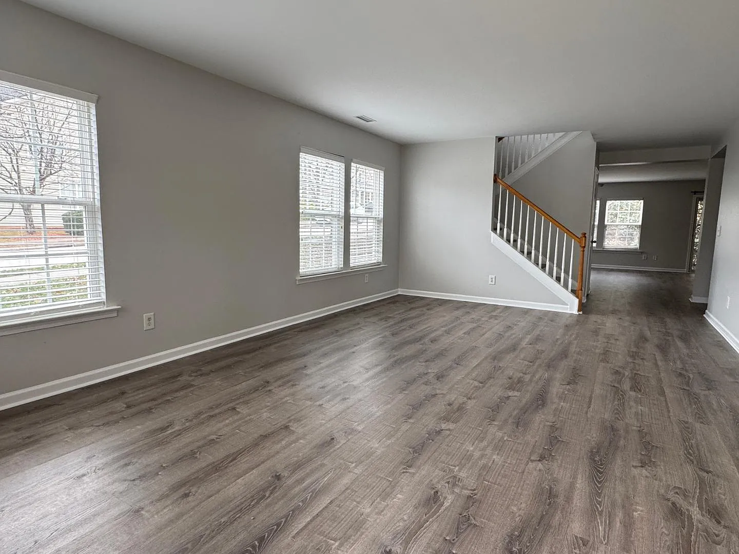 4 bed, 2.5 bath, 3020 sqft, $2,695 — Photo 2