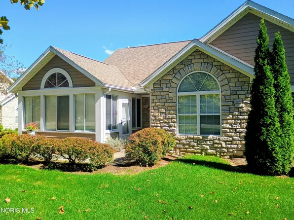 2279 Whispering Pines Dr, Toledo, OH 43617