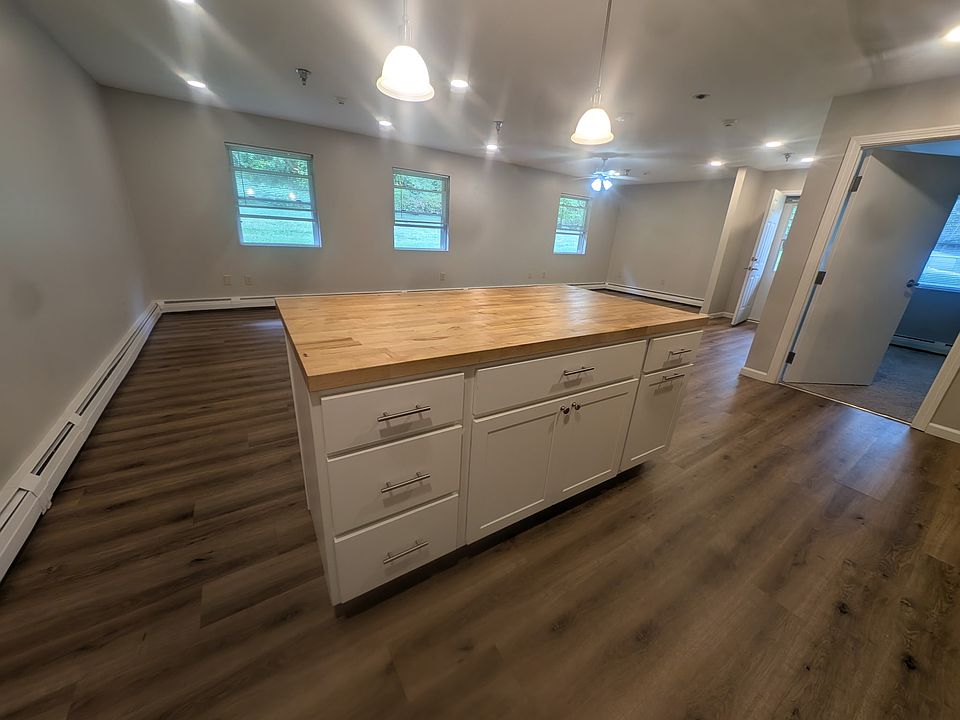 Lots of storage space in island