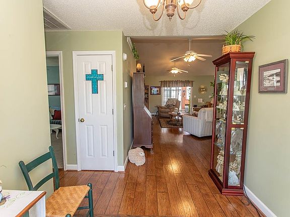 5th image of 2345 Seaford Dr Seaford Dr.
