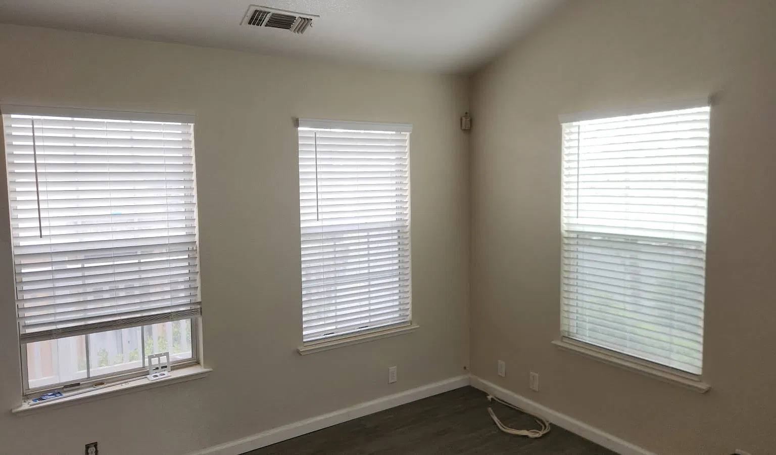 1421 Hood Rd — Photo 2