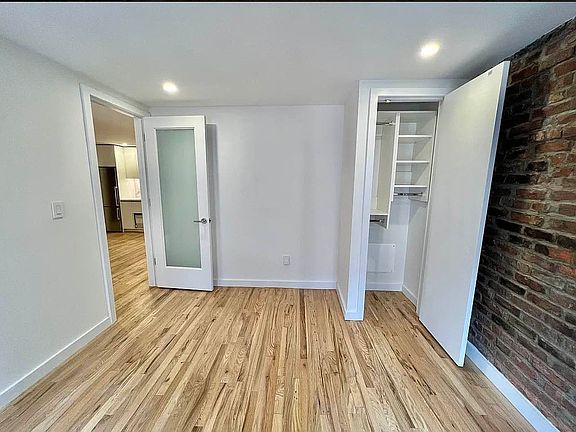 3rd image of 171 Mulberry St APT 4A