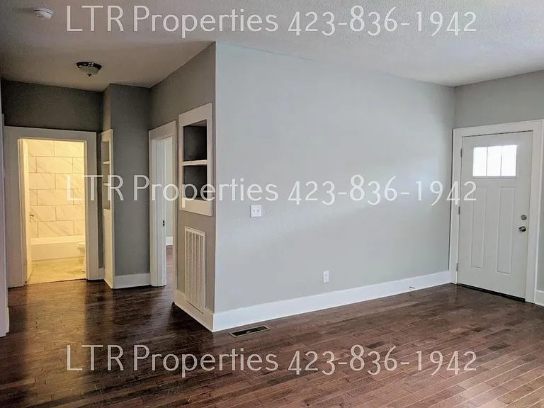 1707 E Main St — Photo 2