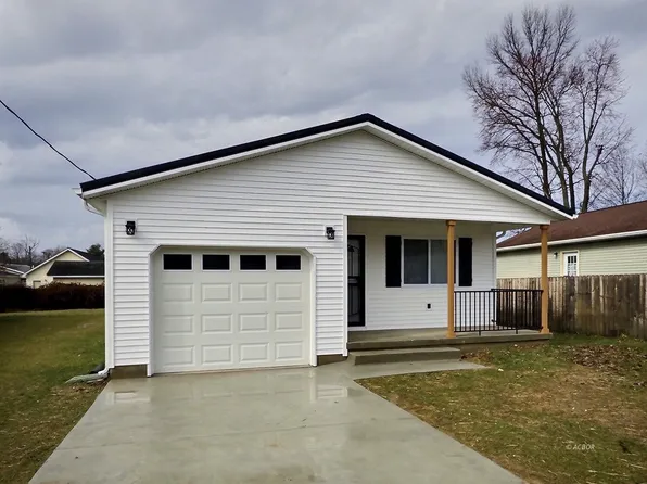 26 N Clinton St, The Plains, OH 45780