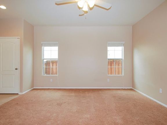5th image of 951 Nantucket St