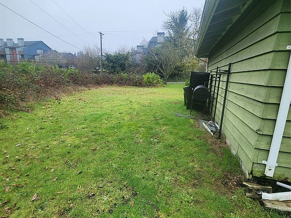 4th image of 1638 108th Street S