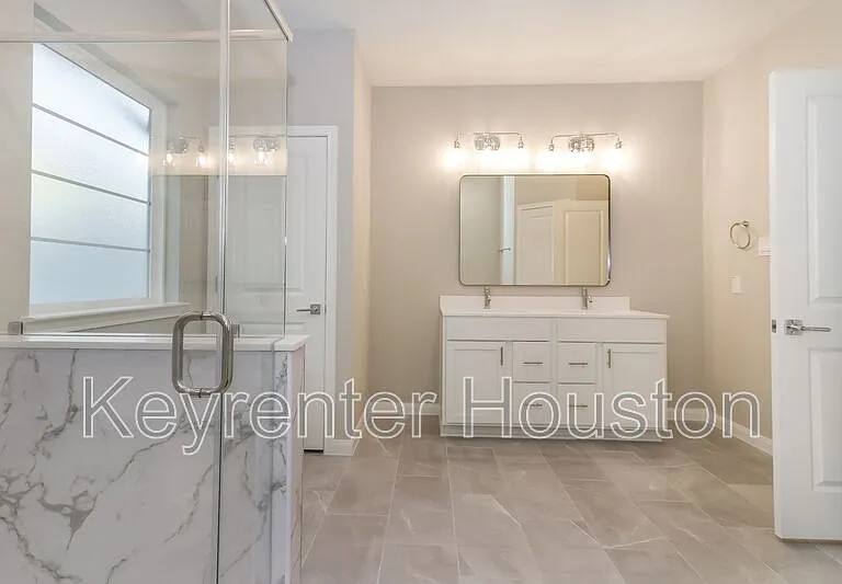 9910 Clark Rd #B — Photo 11
