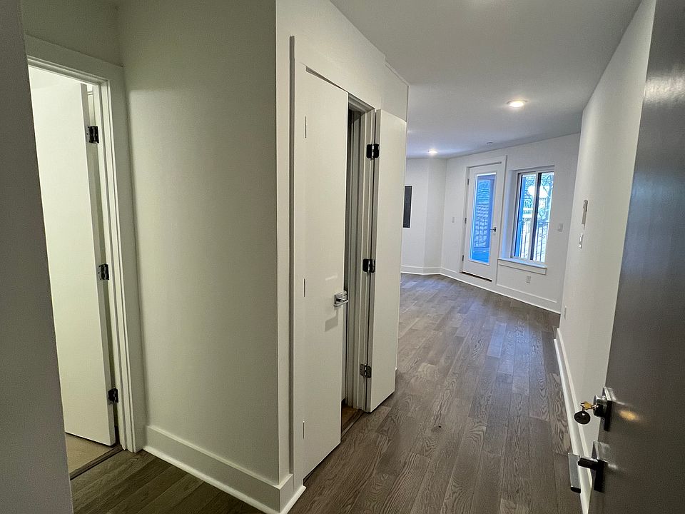 1st image of 25 Eleanor St #206