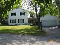 5466 Russell photo 1