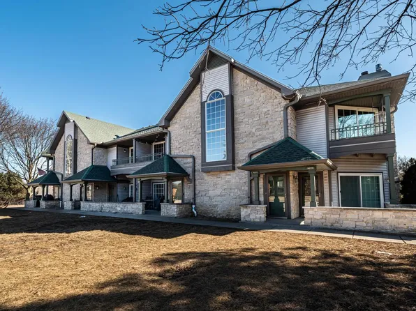 9245 West Forest Home AVENUE, Hales Corners, WI 53130