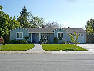 1st image of 332 Rosewood Ave