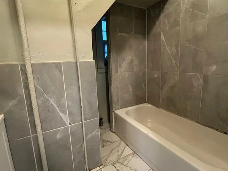 52 Kent St #1R — Photo 3