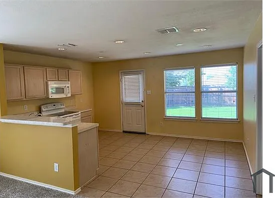 2620 Caprock Rd — Photo 8