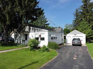 827 S Webster Ave, Omro, WI 54963