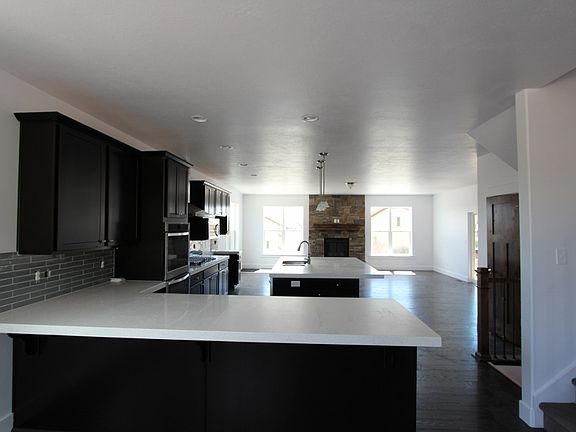 3rd image of 5453 Luge Ln