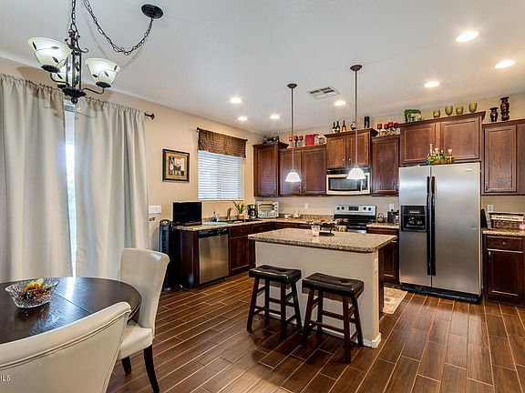 3rd image of 4095 E Bellerive Dr