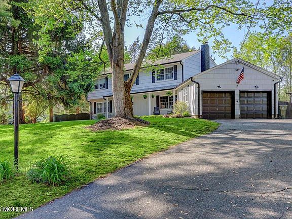 3rd image of 733 Colts Neck Road
