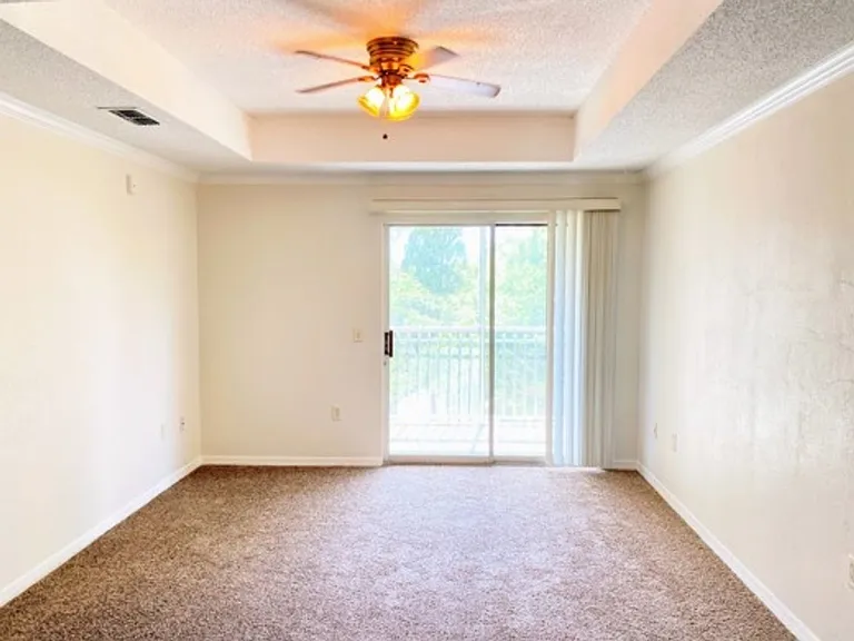 18001 Richmond Place Dr #836 — Photo 5