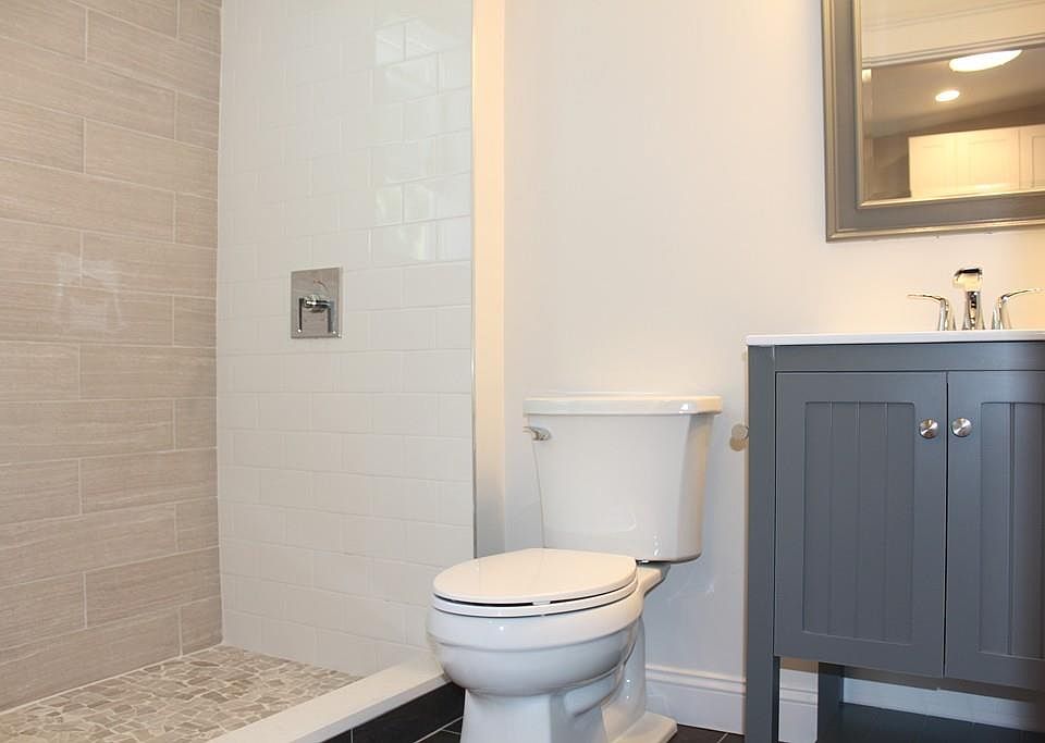 1st image of 182 W 9th St APT 1