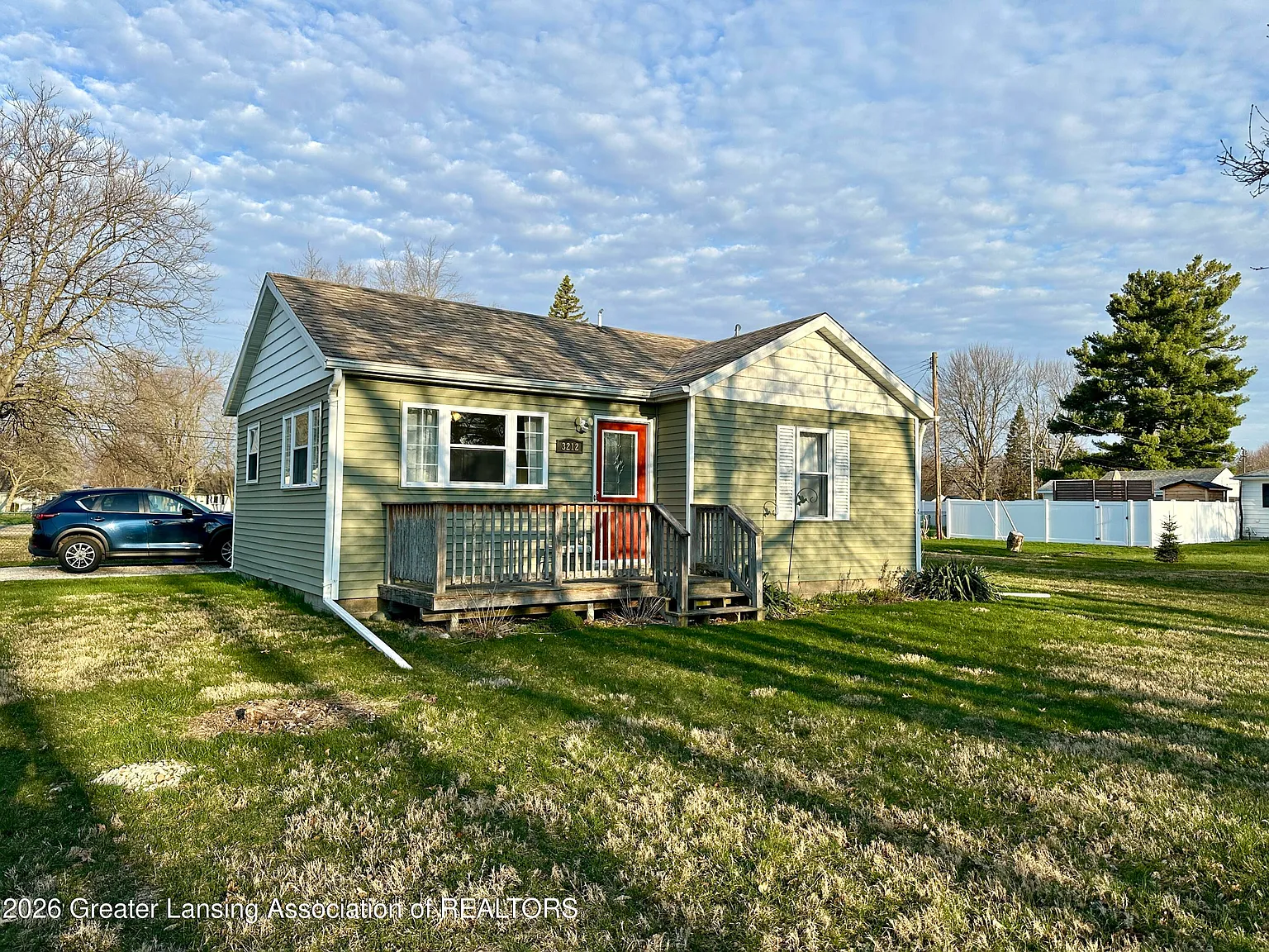 3212 S Catherine St photo 1