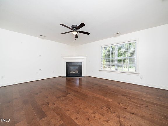 5th image of 423 Leyland Cypress Ln