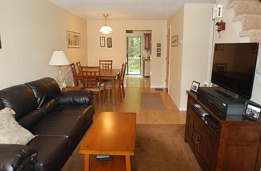 3rd image of 109 Farrwood Dr