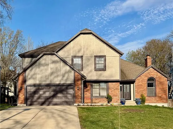 9410 Hall Dr, Lenexa, KS 66219