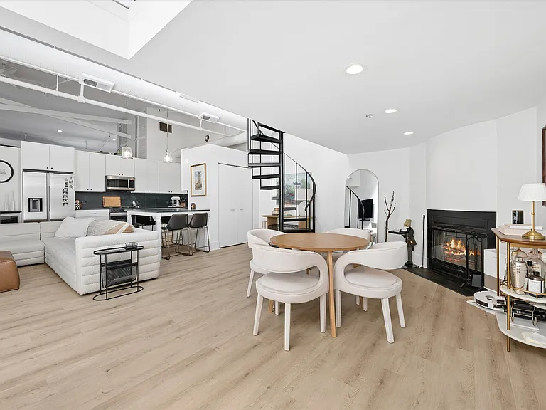 1000 W Diversey Pkwy #G — Photo 7
