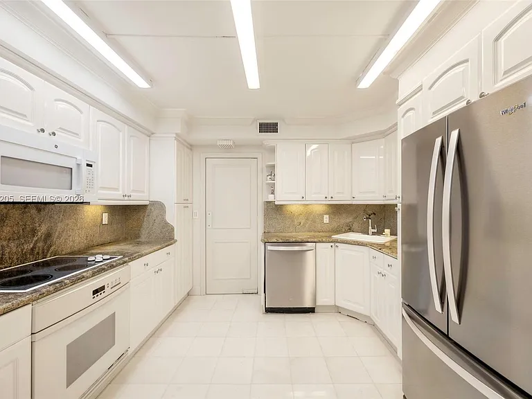 155 Ocean Lane Dr #600 — Photo 10