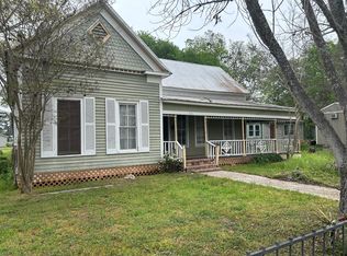 211-205 206th E, Carmine, TX 78932
