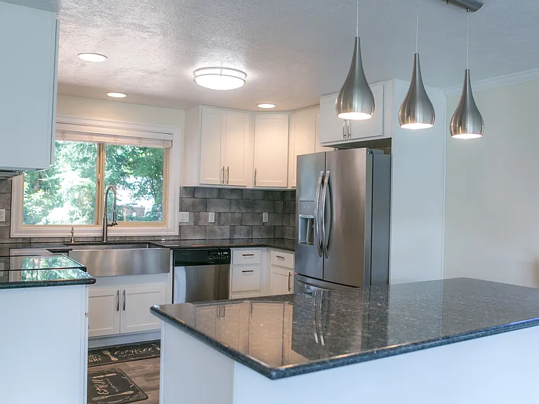 15931 SE Rickshire Ln — Photo 4