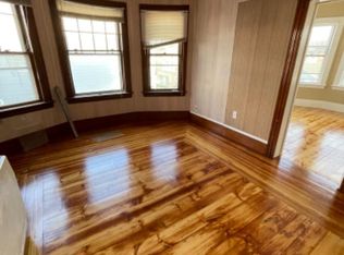 44 Montgomery St FLOOR 3, Lawrence, MA 01841