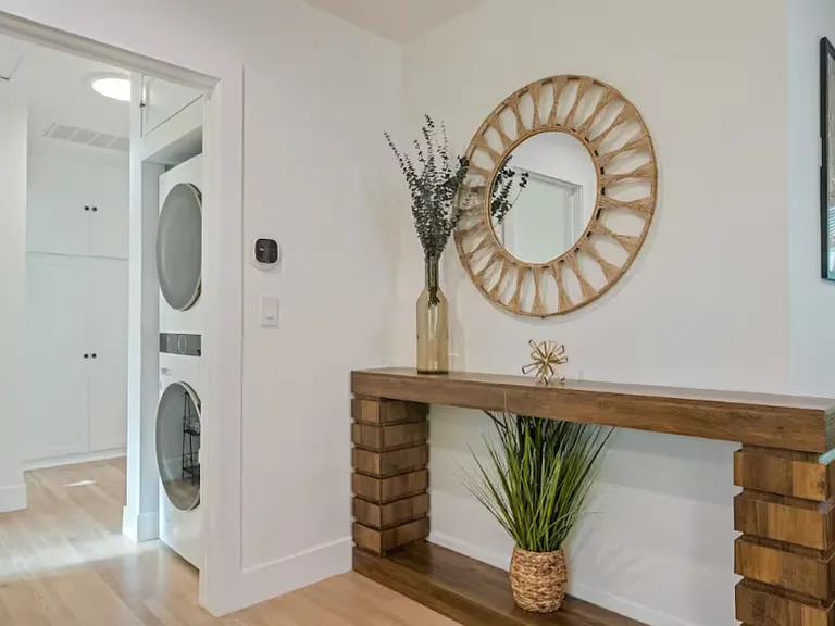 7106 Lasaine Ave — Photo 21