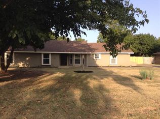 202 Elm Dr, Red Oak, TX 75154