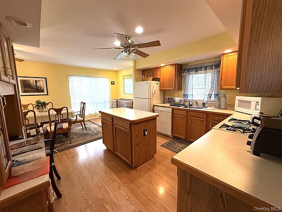 5th image of 32 Naples Drive