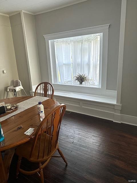 2nd image of 101 S Benton St