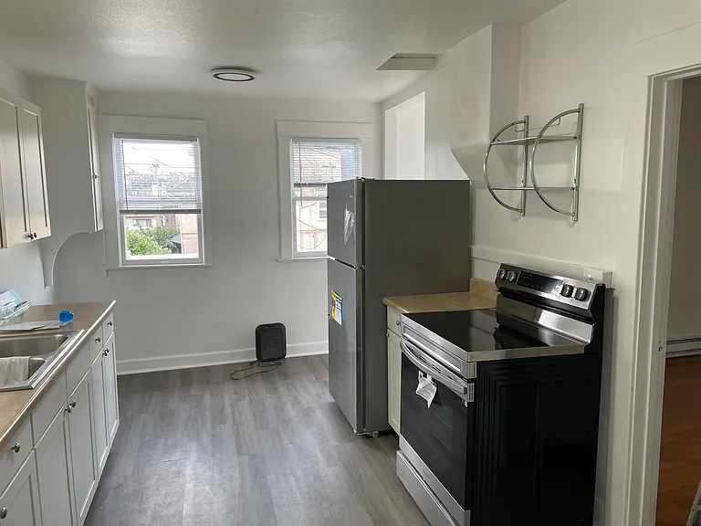 2239 1/2 Boylston Ave E — Photo 9