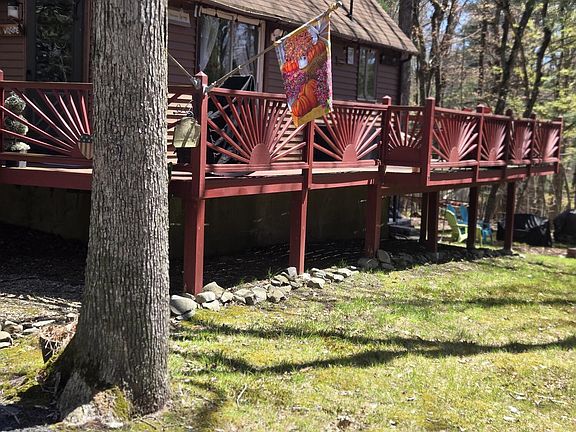 3rd image of 111 Yvonne Ct