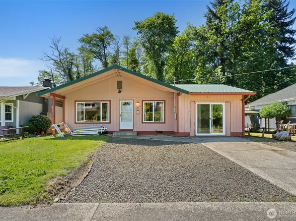 1334 Larch Street, Raymond, WA 98577