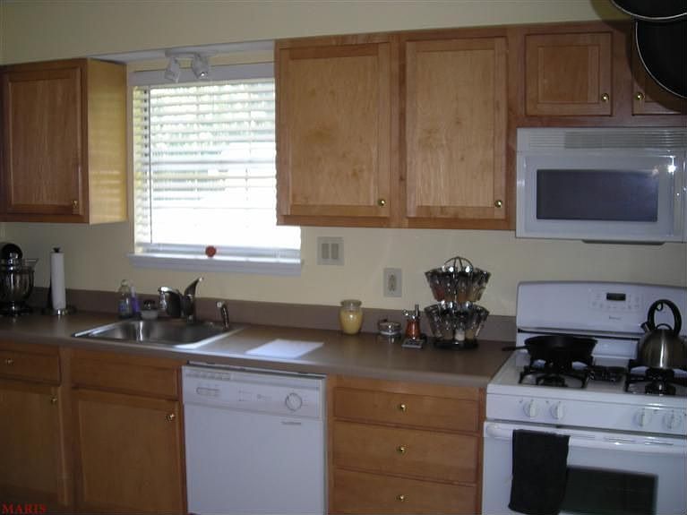 2nd image of 849 Tavalon Ave