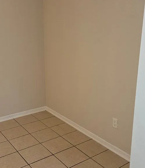 809 Leifester Cir — Photo 8