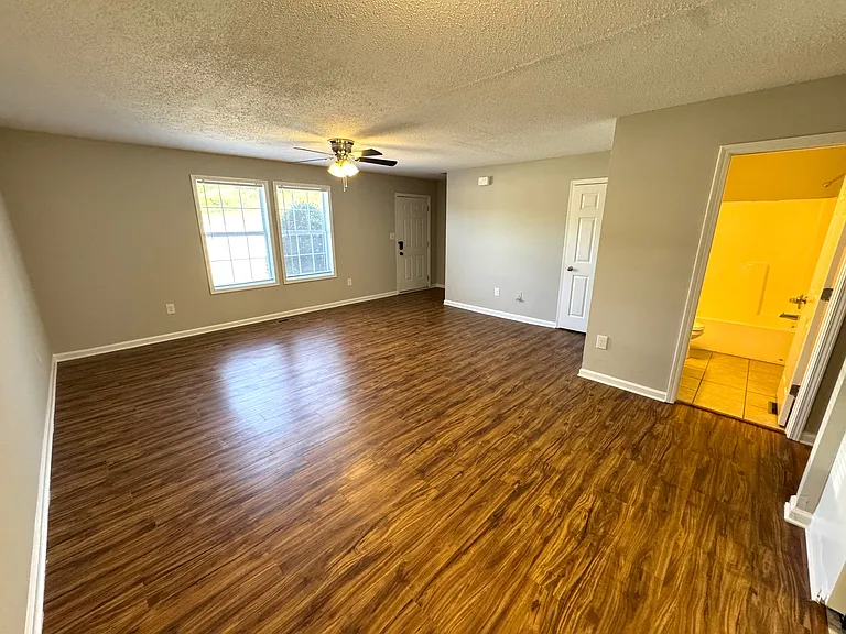 Pineview Townhomes — Photo 6