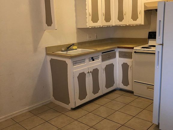 2nd image of 508 SW 59th St APT 11