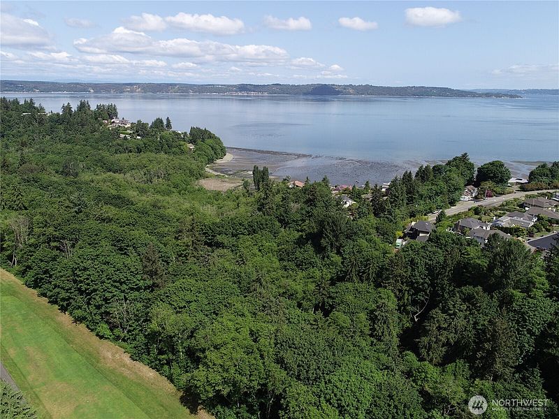 2nd image of 3911 SW Dash Point Rd