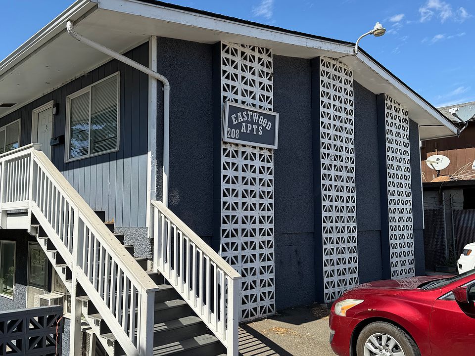1st image of 208 S 4th St #3