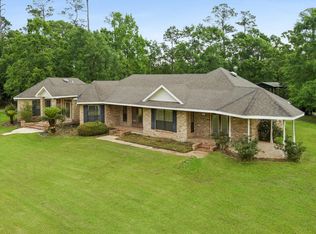 1292 Bloom Pl, Waveland, MS 39576