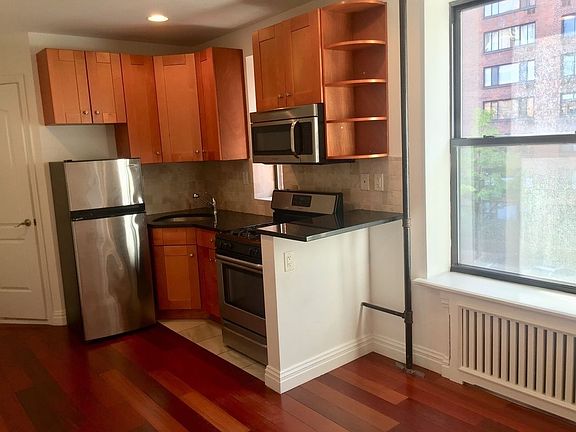 2nd image of 2 Manhattan Ave APT 5